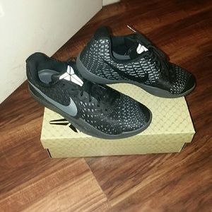 Black Kobe mamba instinct basketball shoes